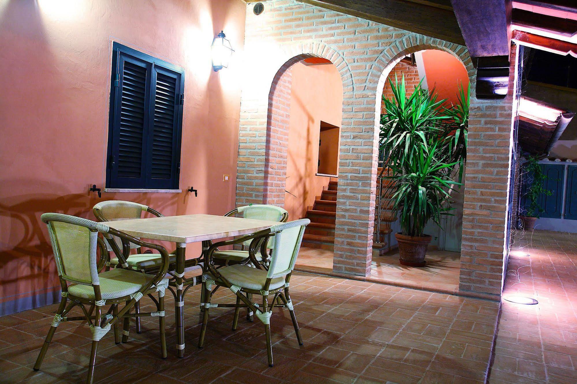 Residenze L'Uncinaia Holiday House Περούτζια Εξωτερικό φωτογραφία
